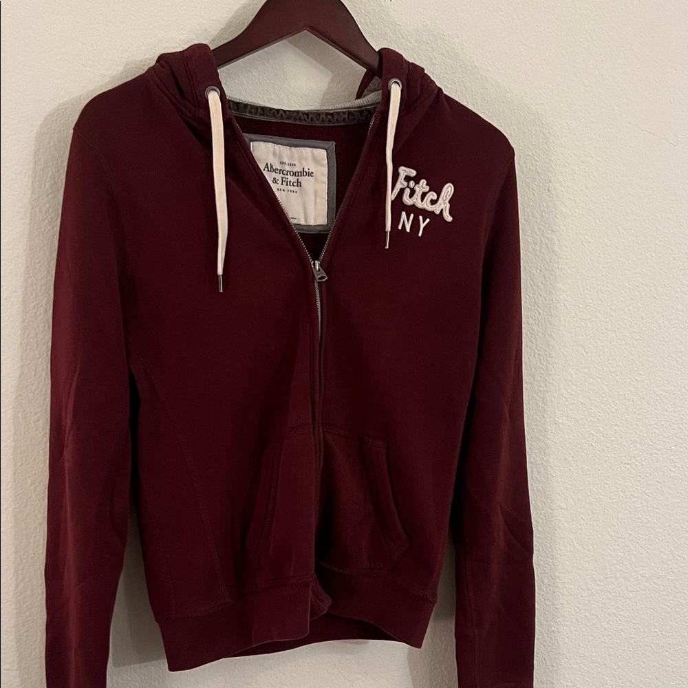 Abercrombie & Fitch Wine Red Hoodie – Large